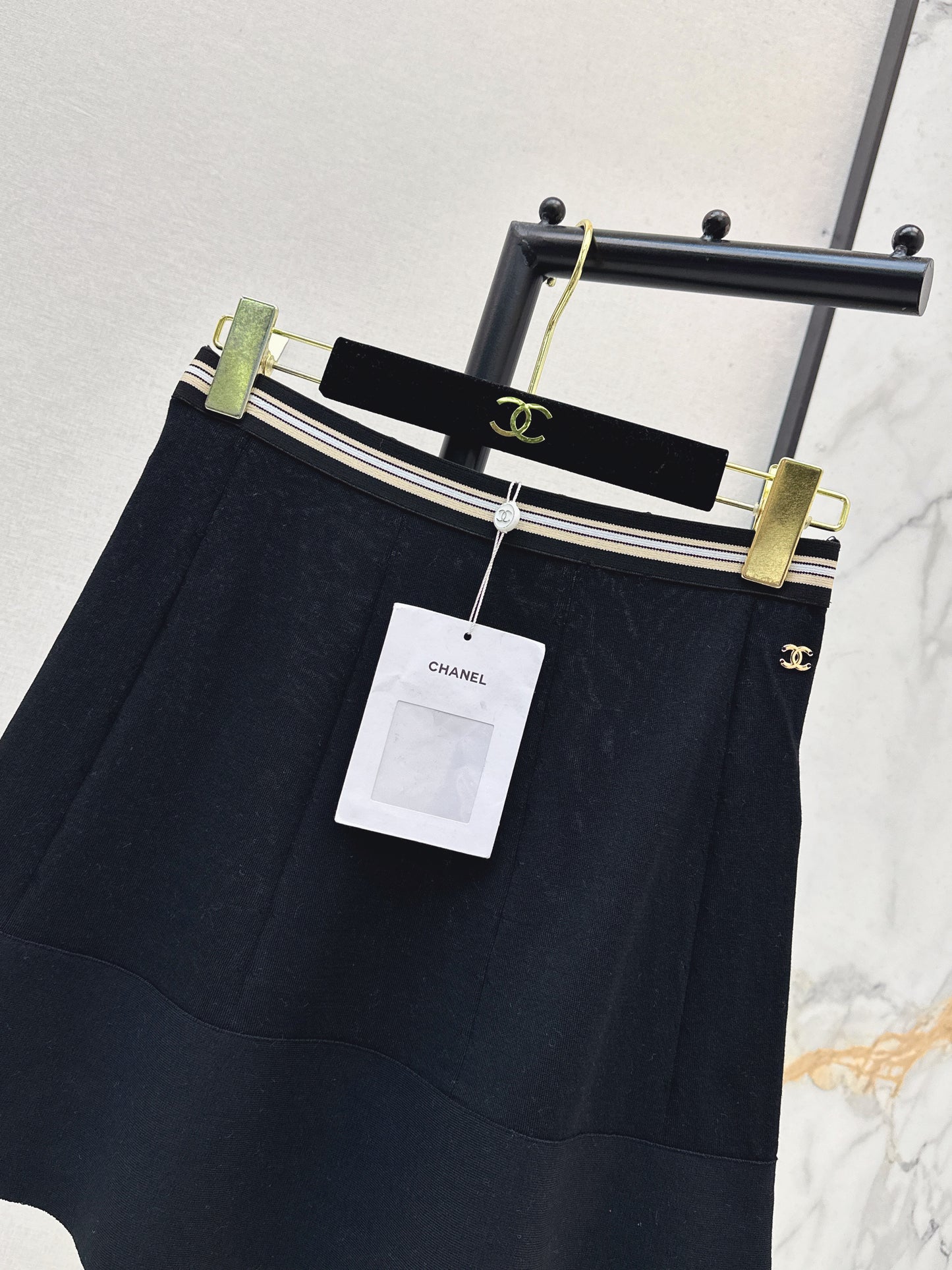 26SS NEW Black and white stripes on the waist + double CLogo centaur skirt