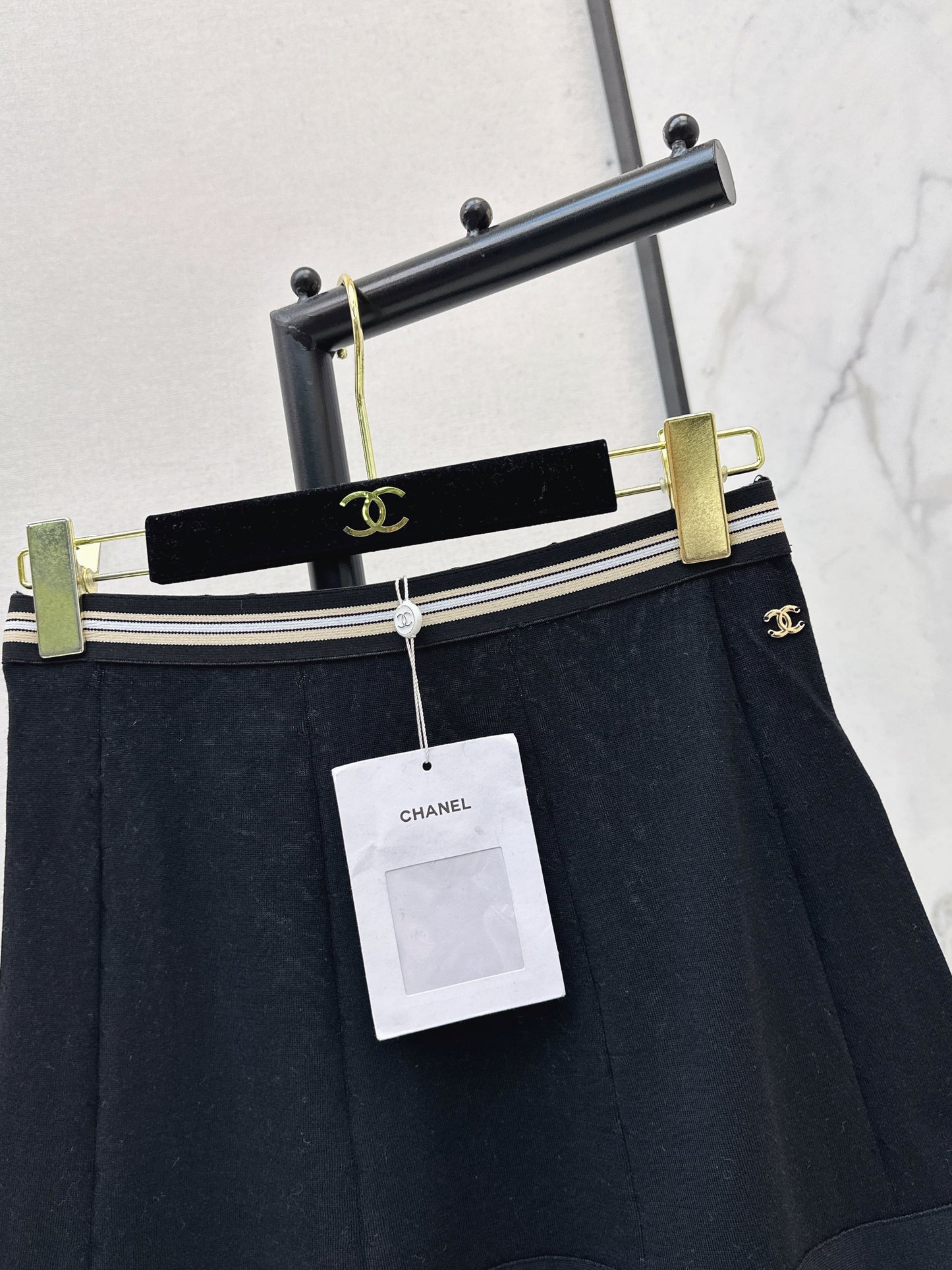 26SS NEW Black and white stripes on the waist + double CLogo centaur skirt
