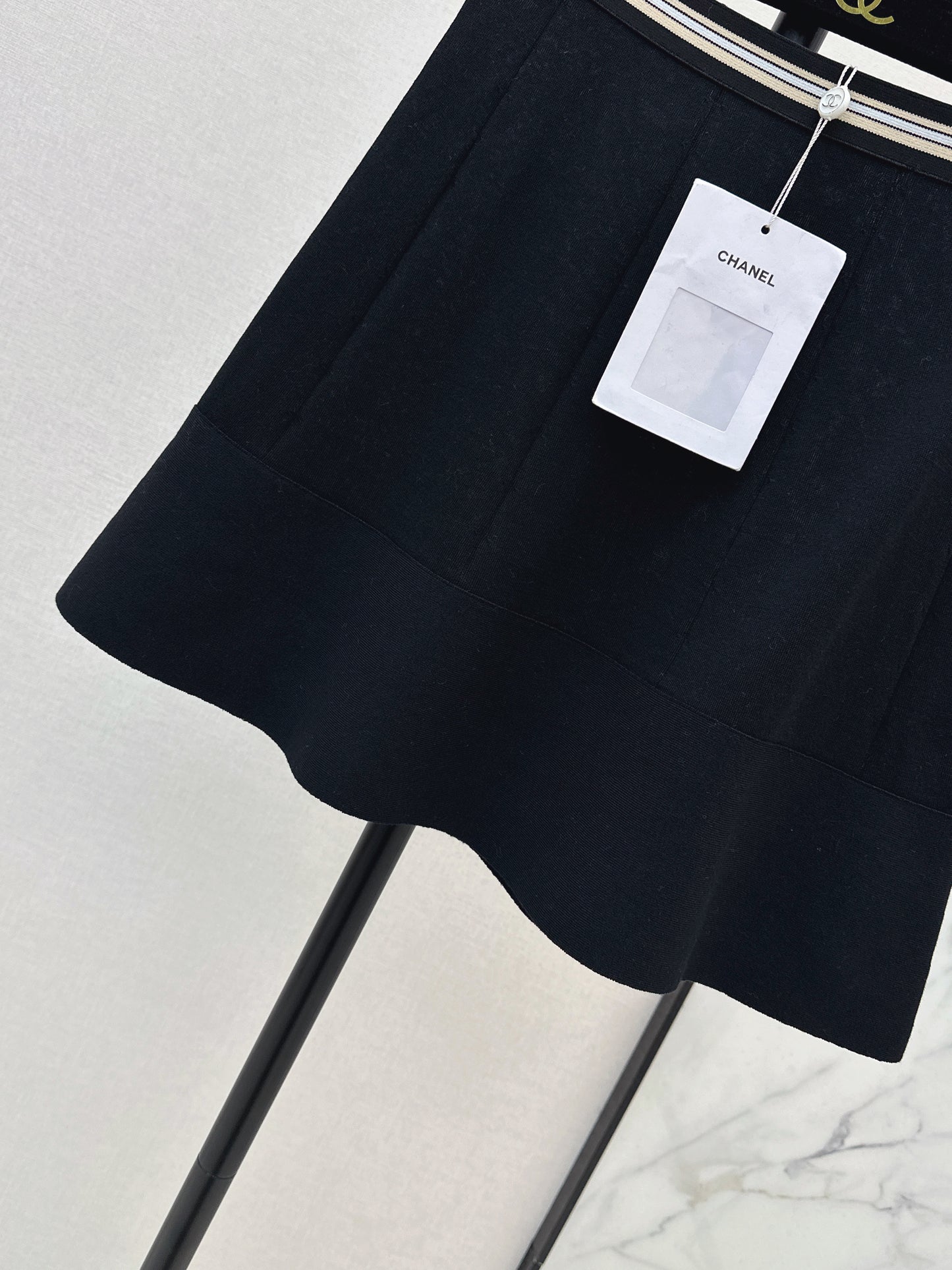 26SS NEW Black and white stripes on the waist + double CLogo centaur skirt