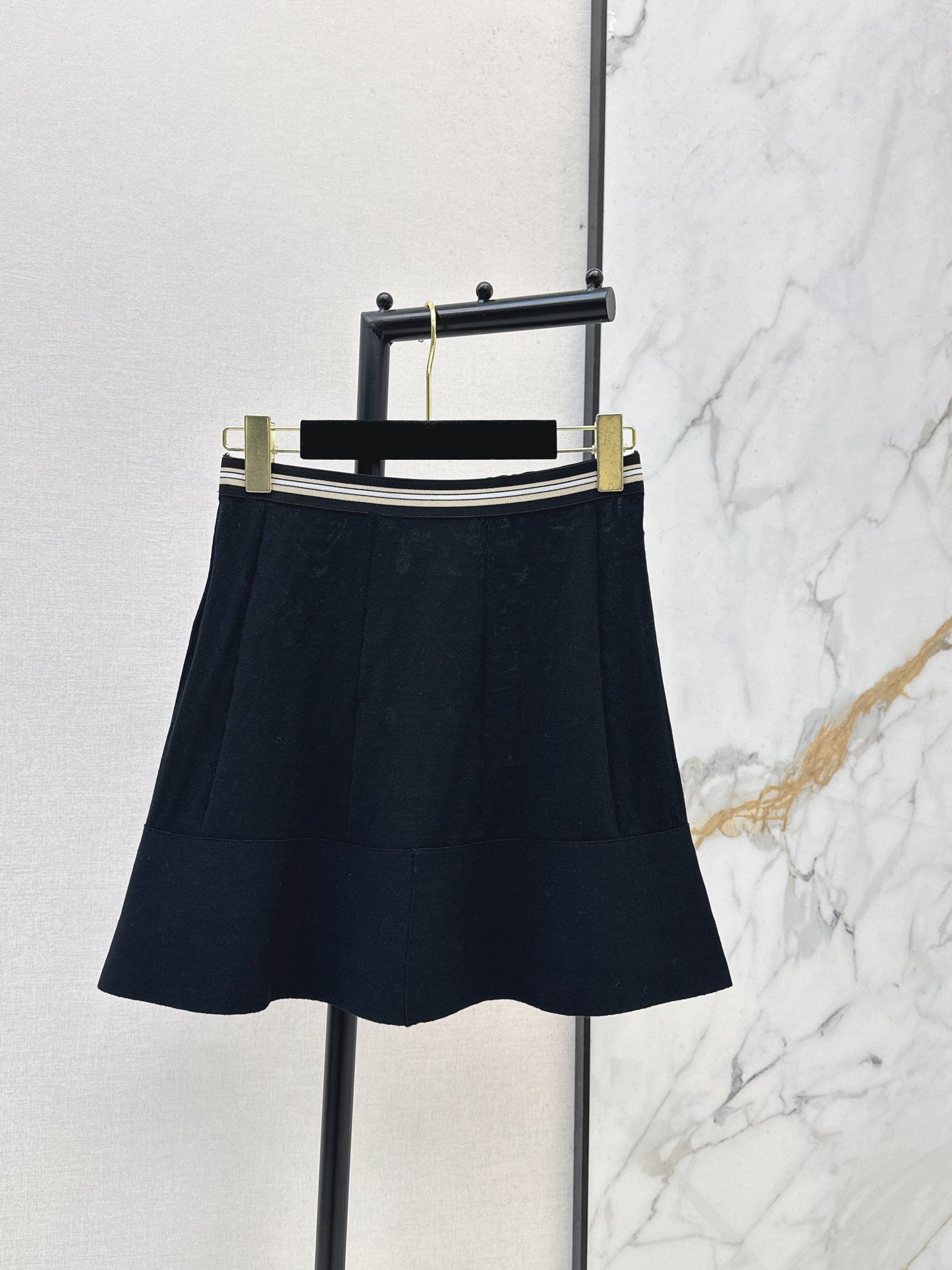 26SS NEW Black and white stripes on the waist + double CLogo centaur skirt