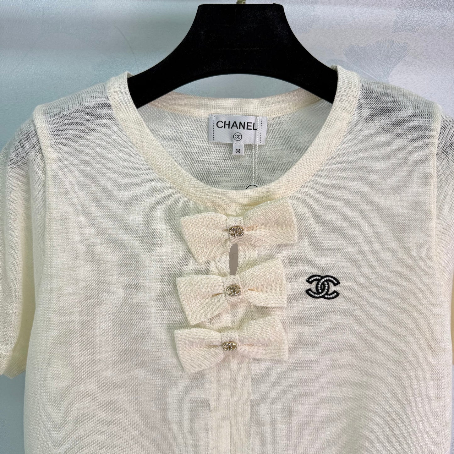 26SS NEU Strickoberteil mit Schleife, kurze Ärmel