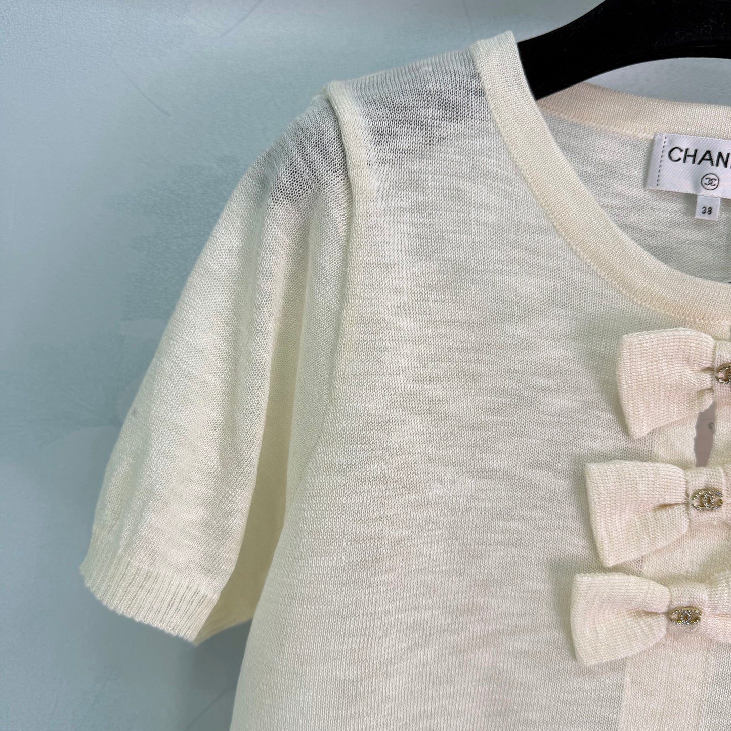 26SS NEU Strickoberteil mit Schleife, kurze Ärmel