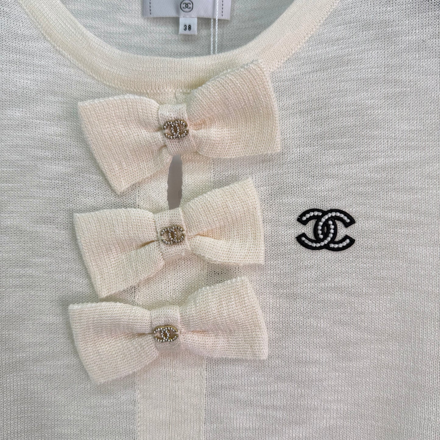 26SS NEU Strickoberteil mit Schleife, kurze Ärmel