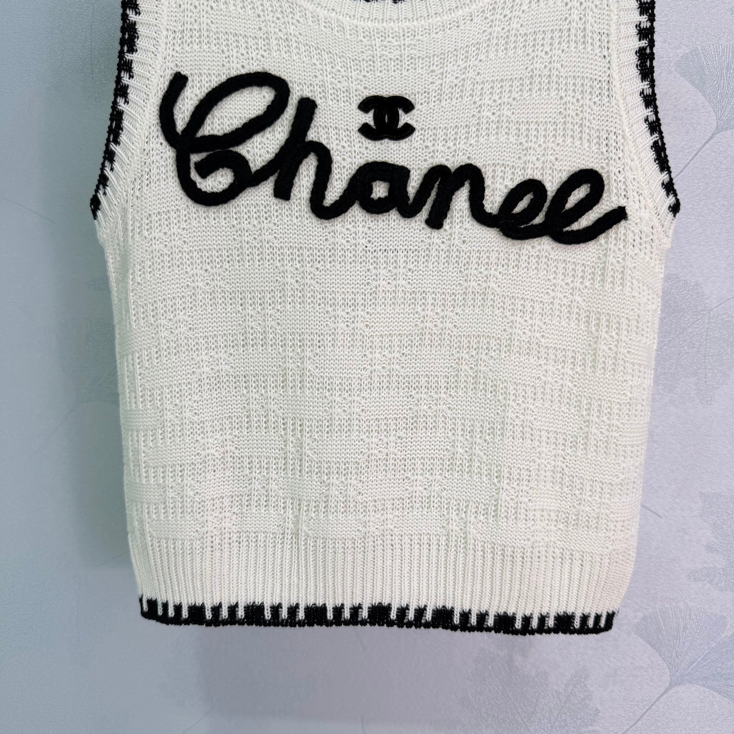 26SS NEW Black embroidered chest logo logo knitted vest