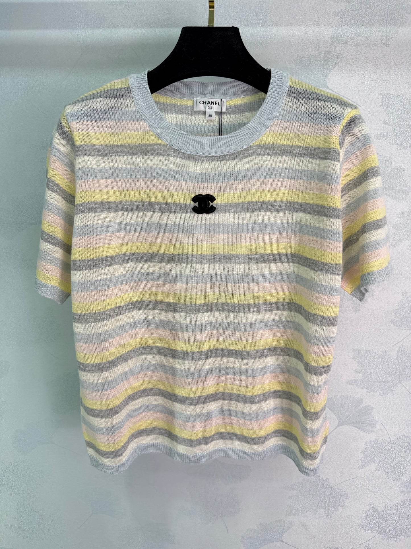 26SS NEUE Bunte gestreifte Kurzarmstrickware