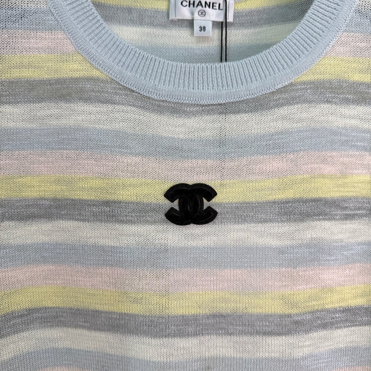 26SS NEUE Bunte gestreifte Kurzarmstrickware
