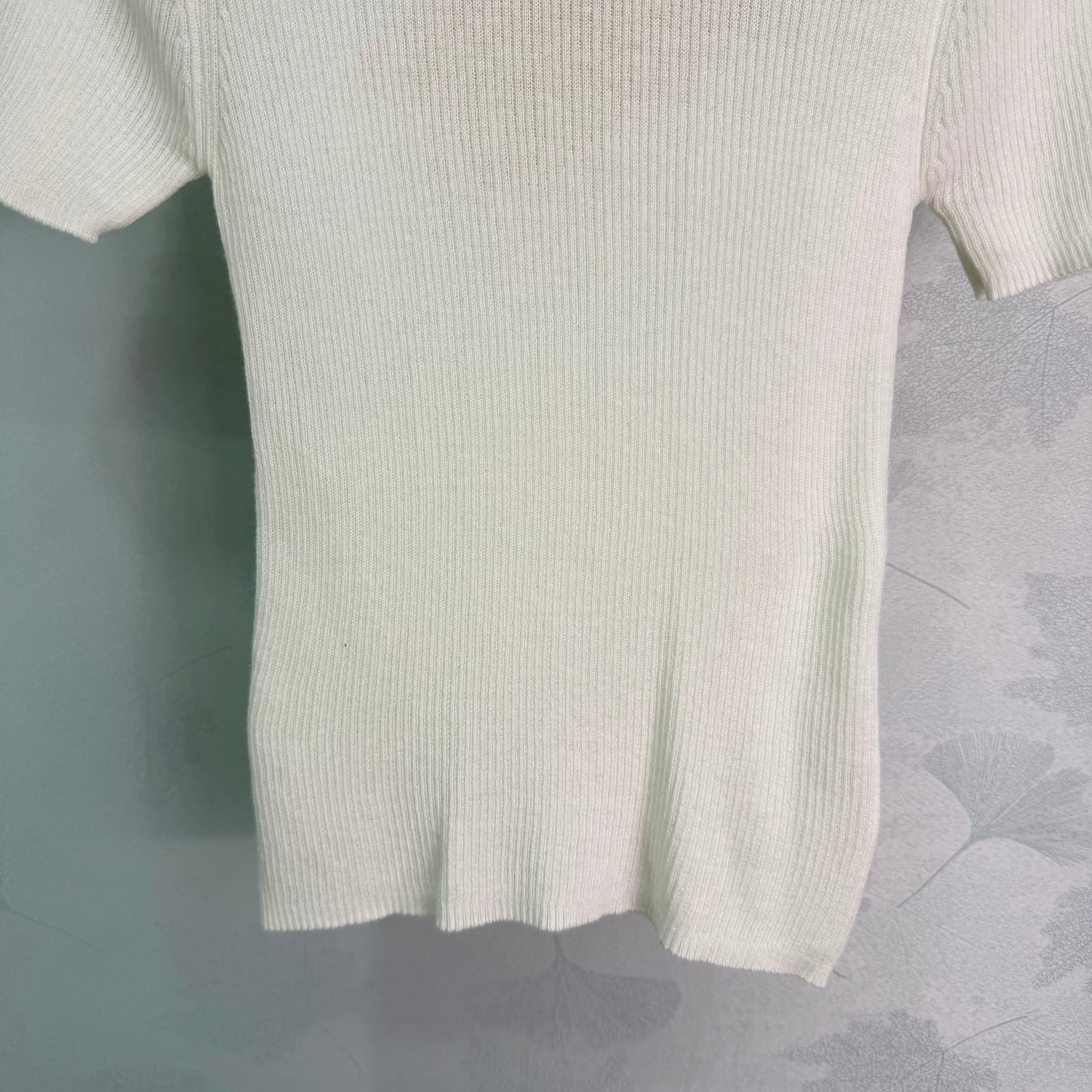 26SS NEU Brustbuchstabe gestricktes Kurzarmshirt
