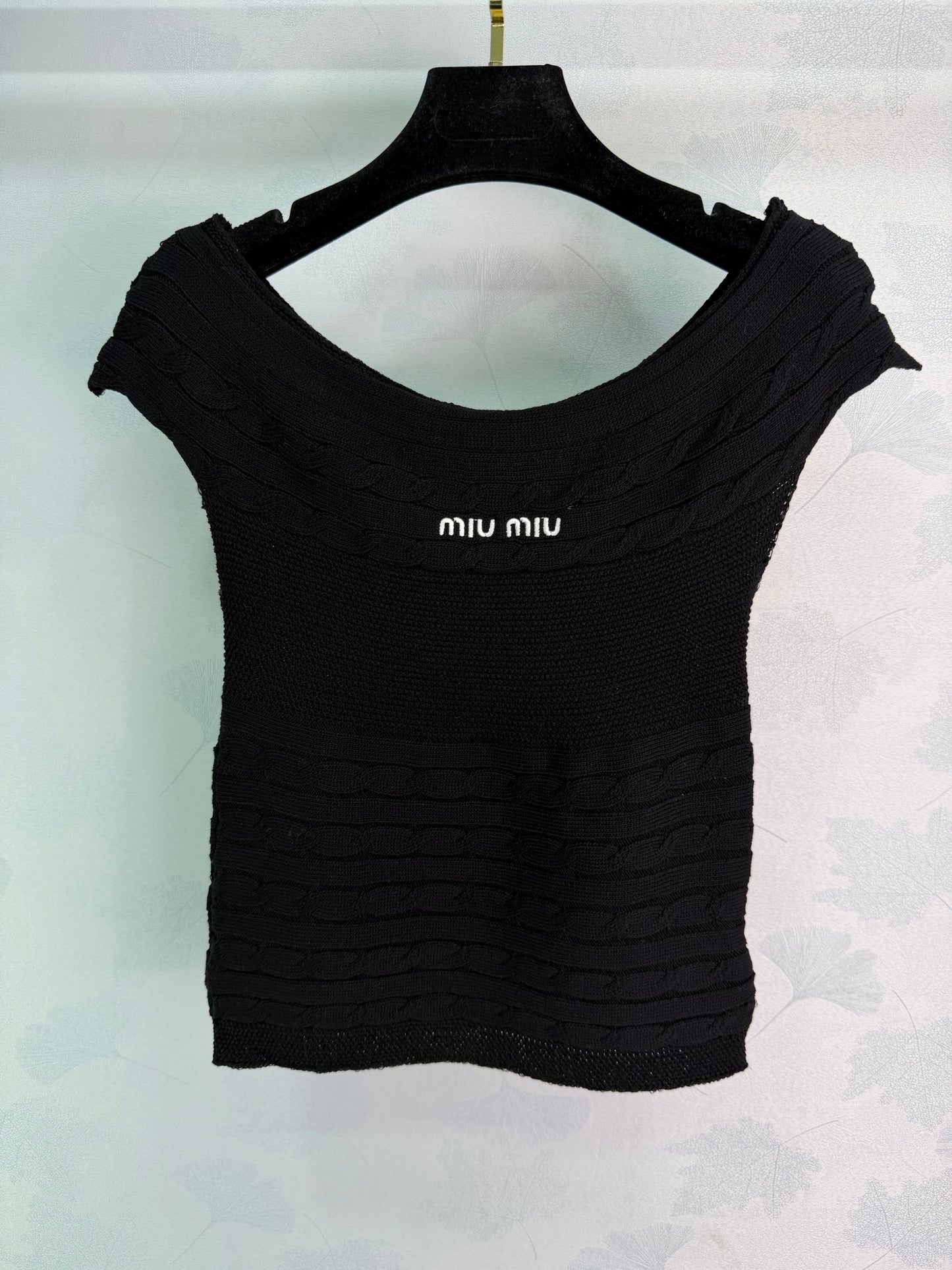 26SS NEUES verdrehtes Strick-One-Shoulder-Top