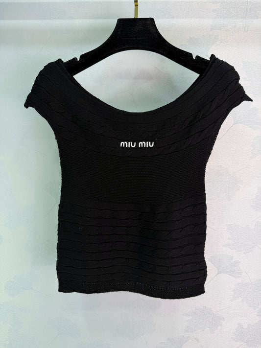 26SS NEW Twist knitted one-shoulder top