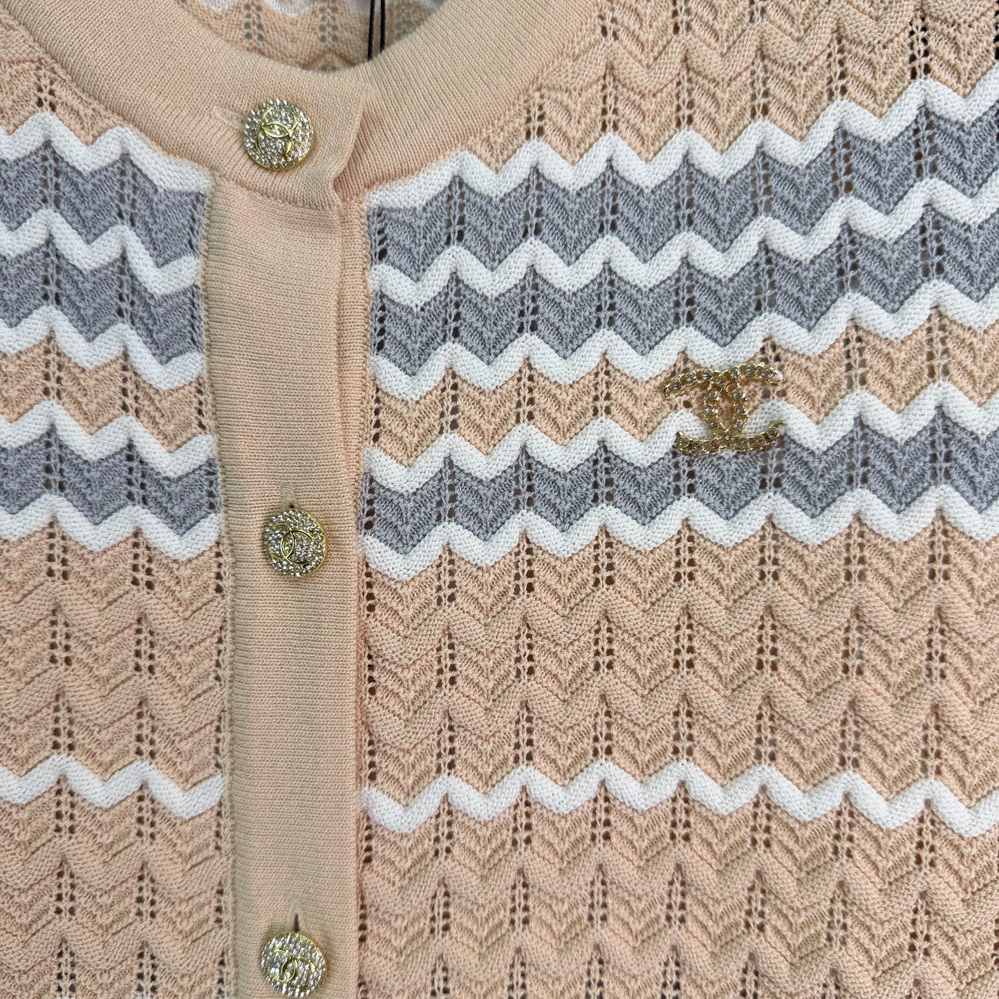 🔥HEISS🔥 SS26 NEUER gewellter gestreifter Strick-Cardigan mit kurzen Ärmeln
