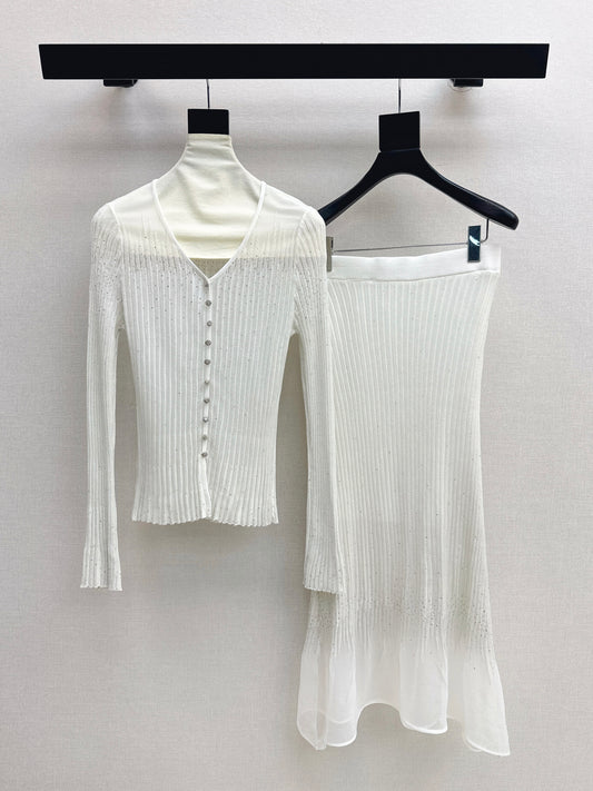 26SS NEW Hot diamond V-neck slim-fitting sweater + high-waisted skirt suit