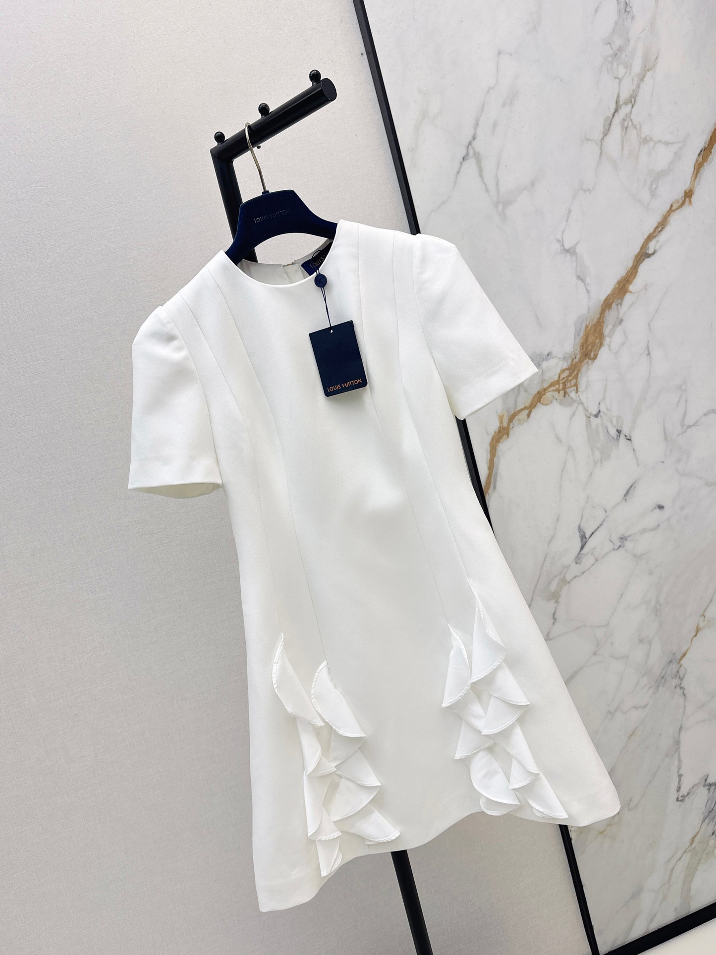 26SS NEW New short-sleeved dress with layered hem decoration
