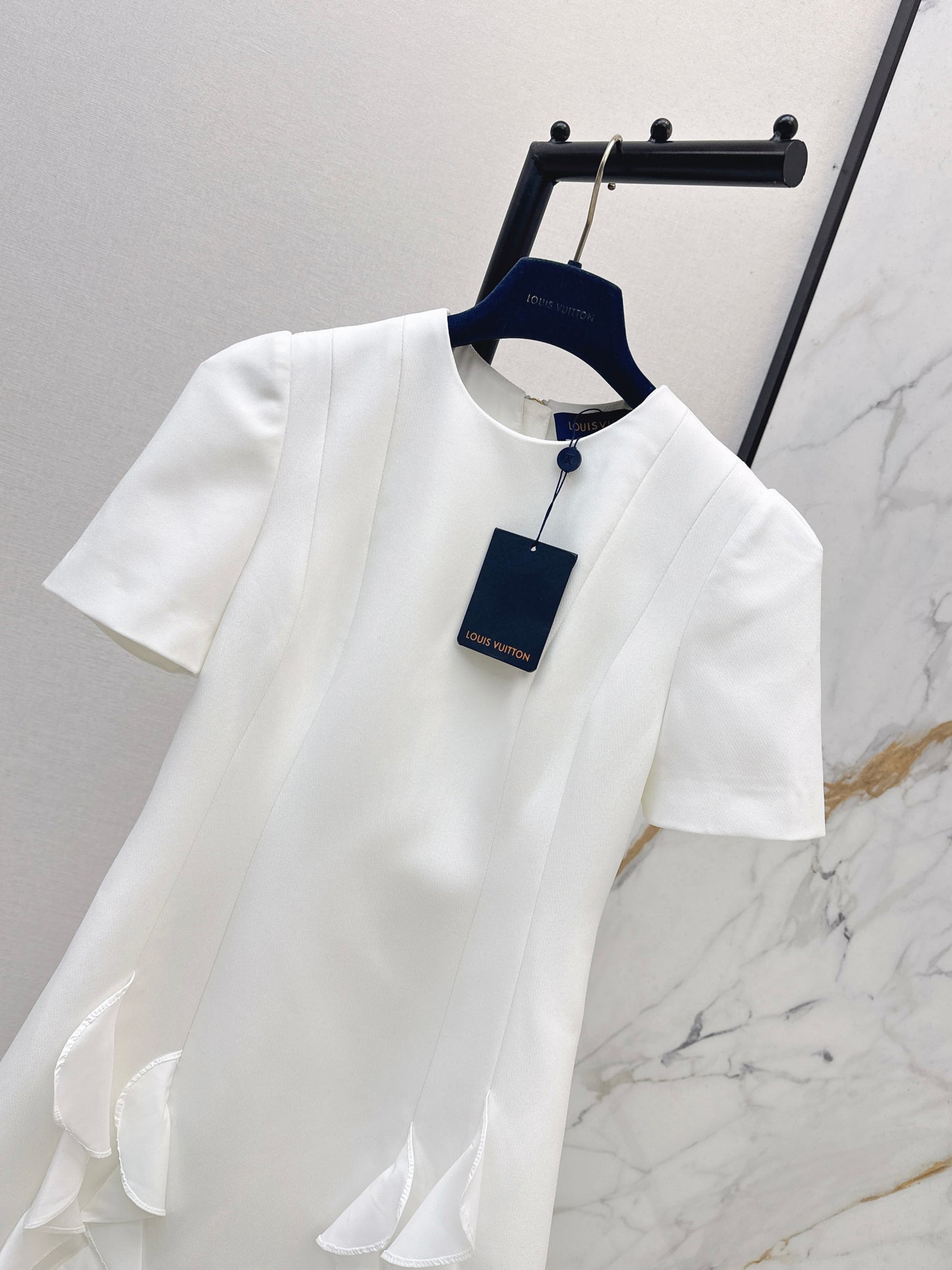 26SS NEW New short-sleeved dress with layered hem decoration