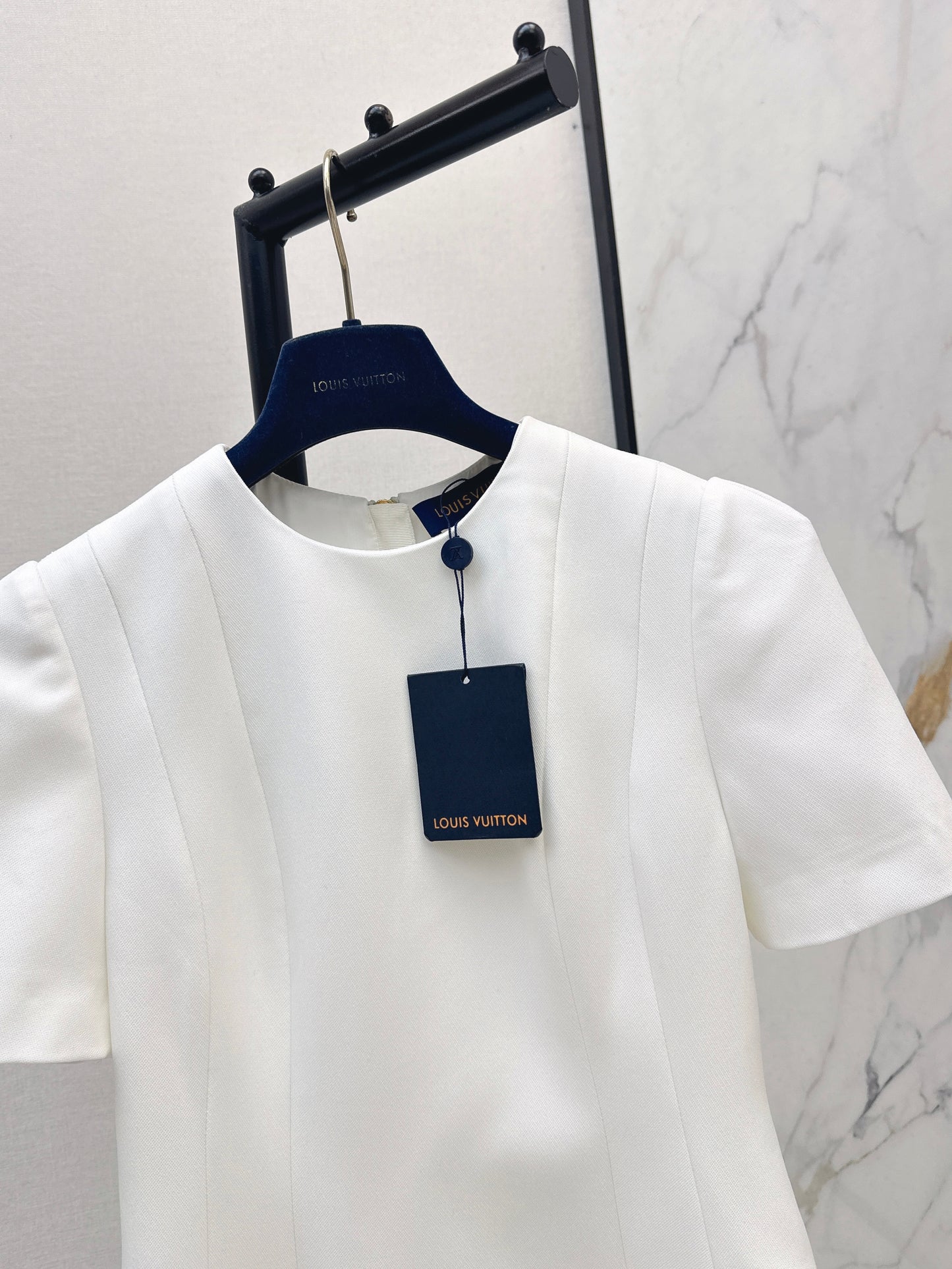 26SS NEW New short-sleeved dress with layered hem decoration