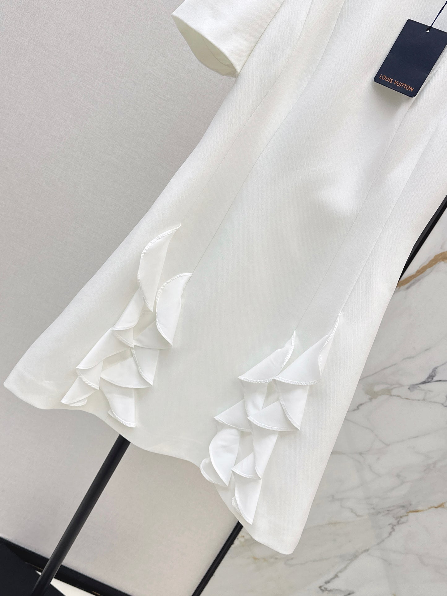 26SS NEW New short-sleeved dress with layered hem decoration