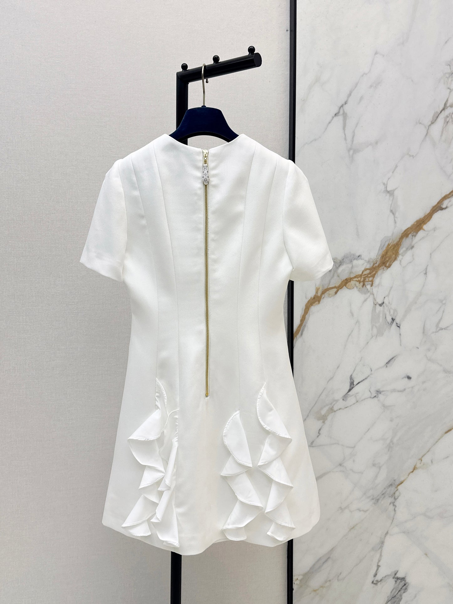 26SS NEW New short-sleeved dress with layered hem decoration
