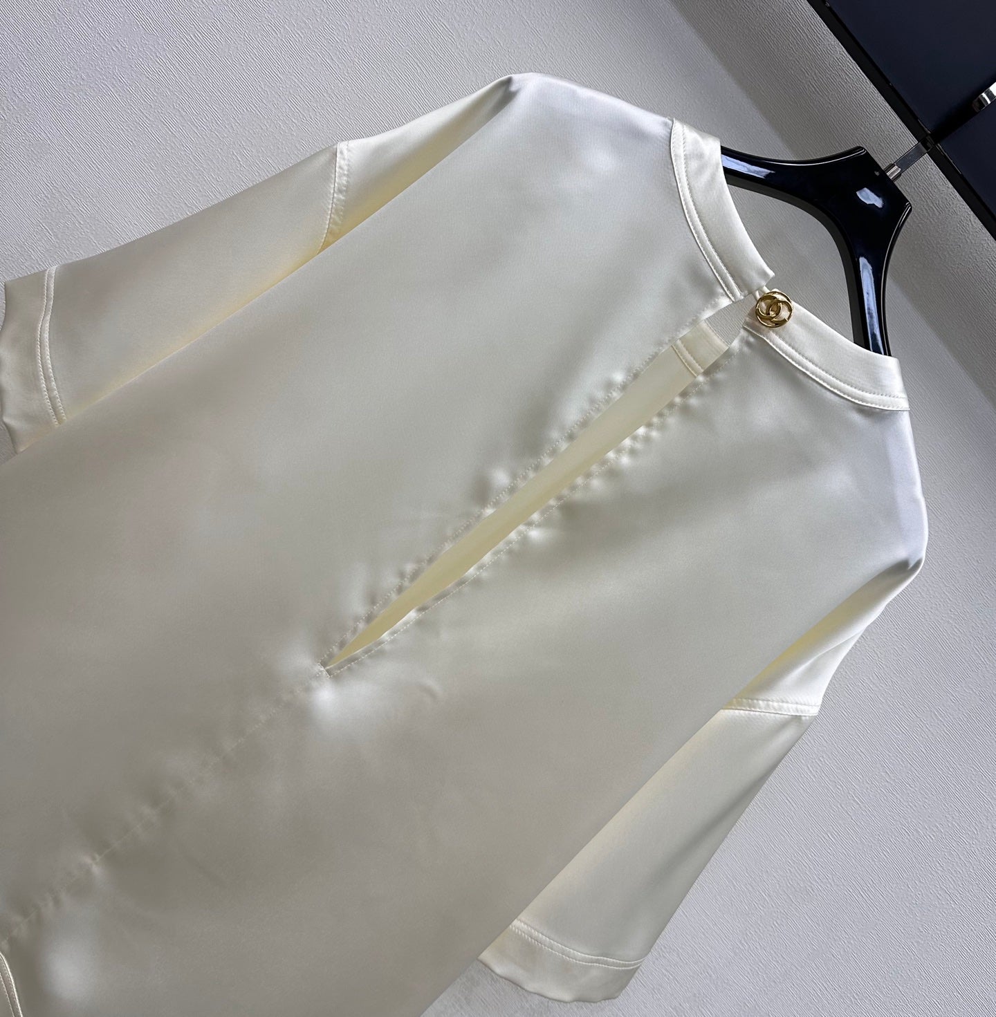 26SS NEUES Twill dickes Silhouetten-T-Shirt aus Satinmaterial