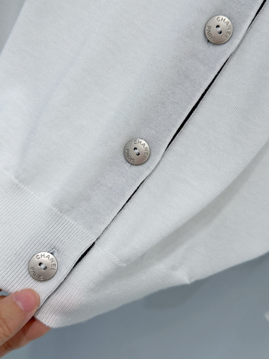 26SS NEW White lapel contrast placket knitted cardigan