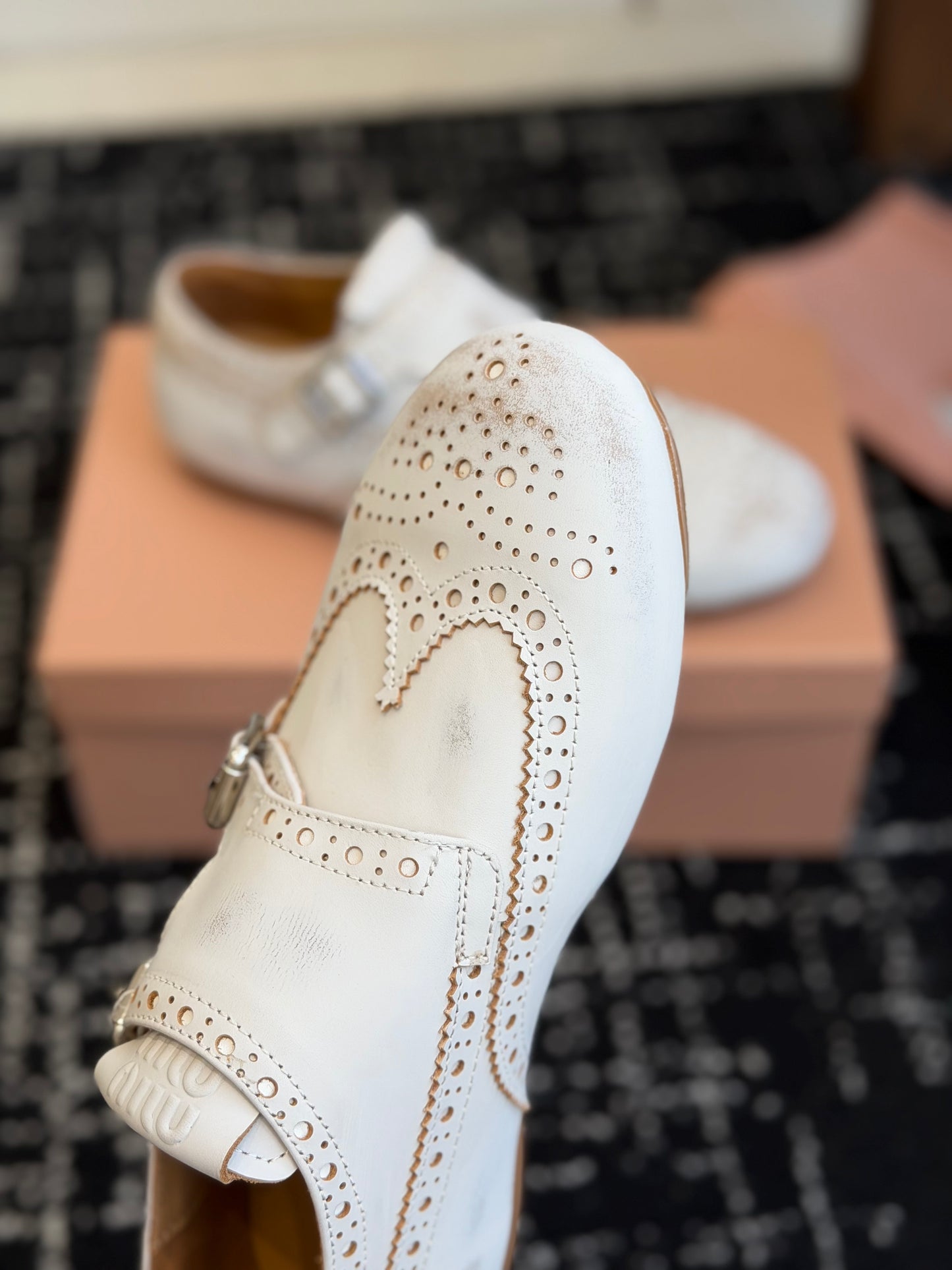26SS NEU Catwalk Style Brogue Schnallen Loafer Carved Moral Trainingsschuhe
