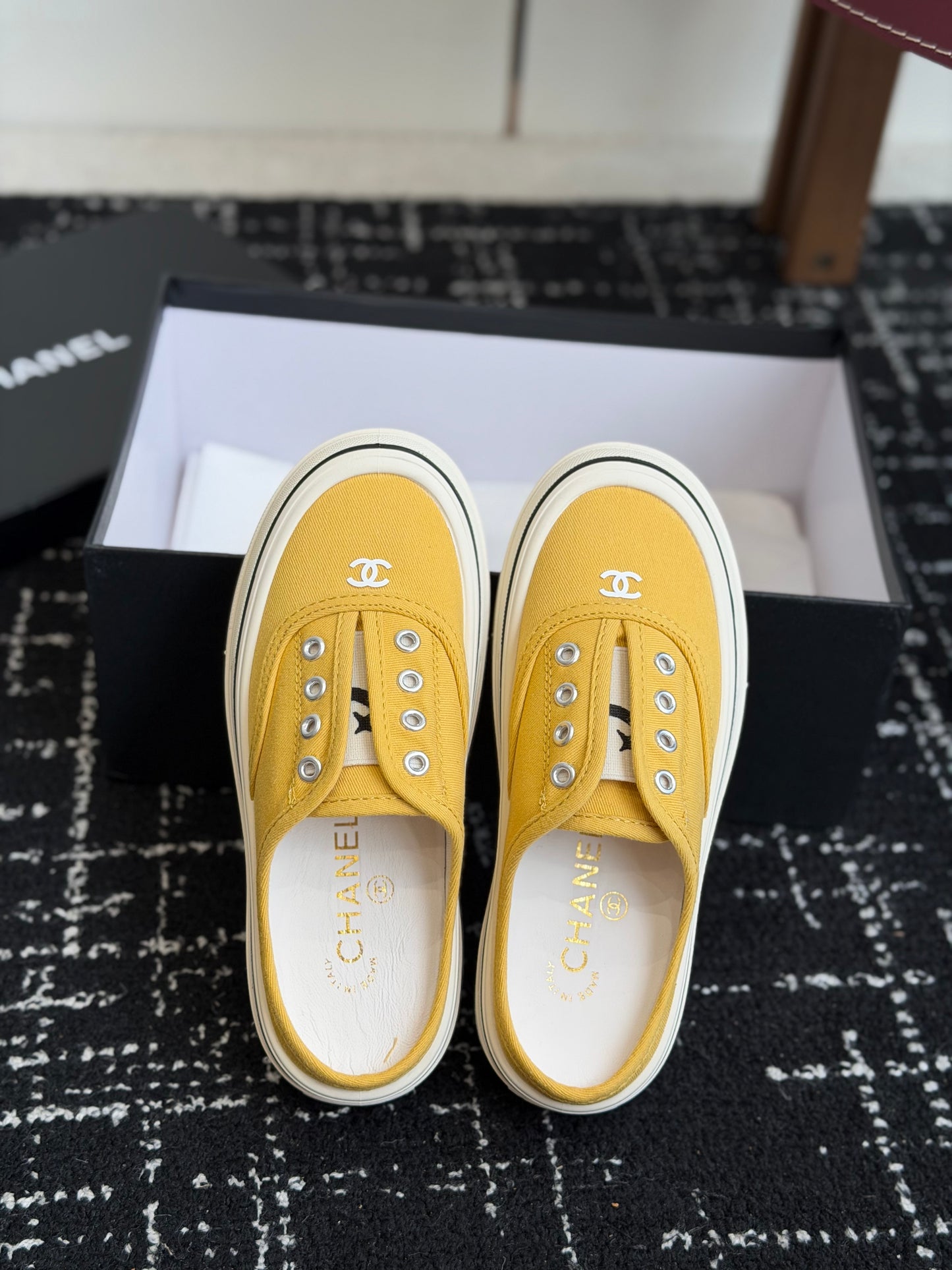26SS NEUE Segeltuchschuhe in Biskuit