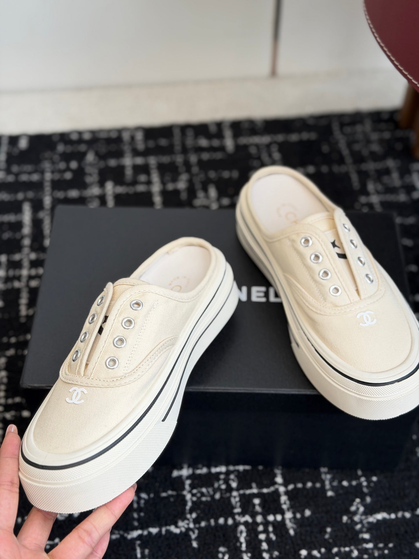 26SS NEUE Segeltuchschuhe in Biskuit