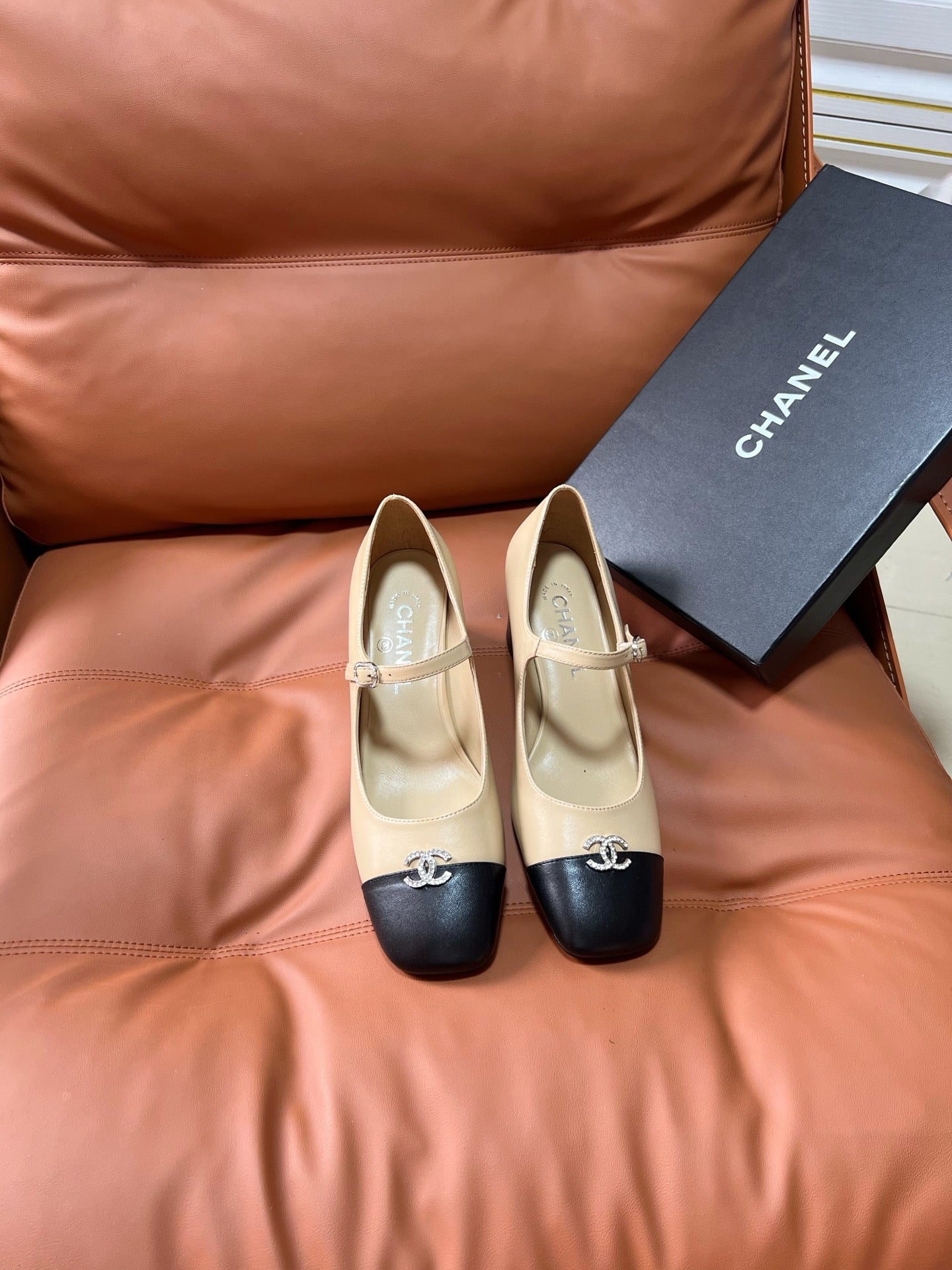 26SS NEUE heiß begehrte Mary-Jane-Schuhe