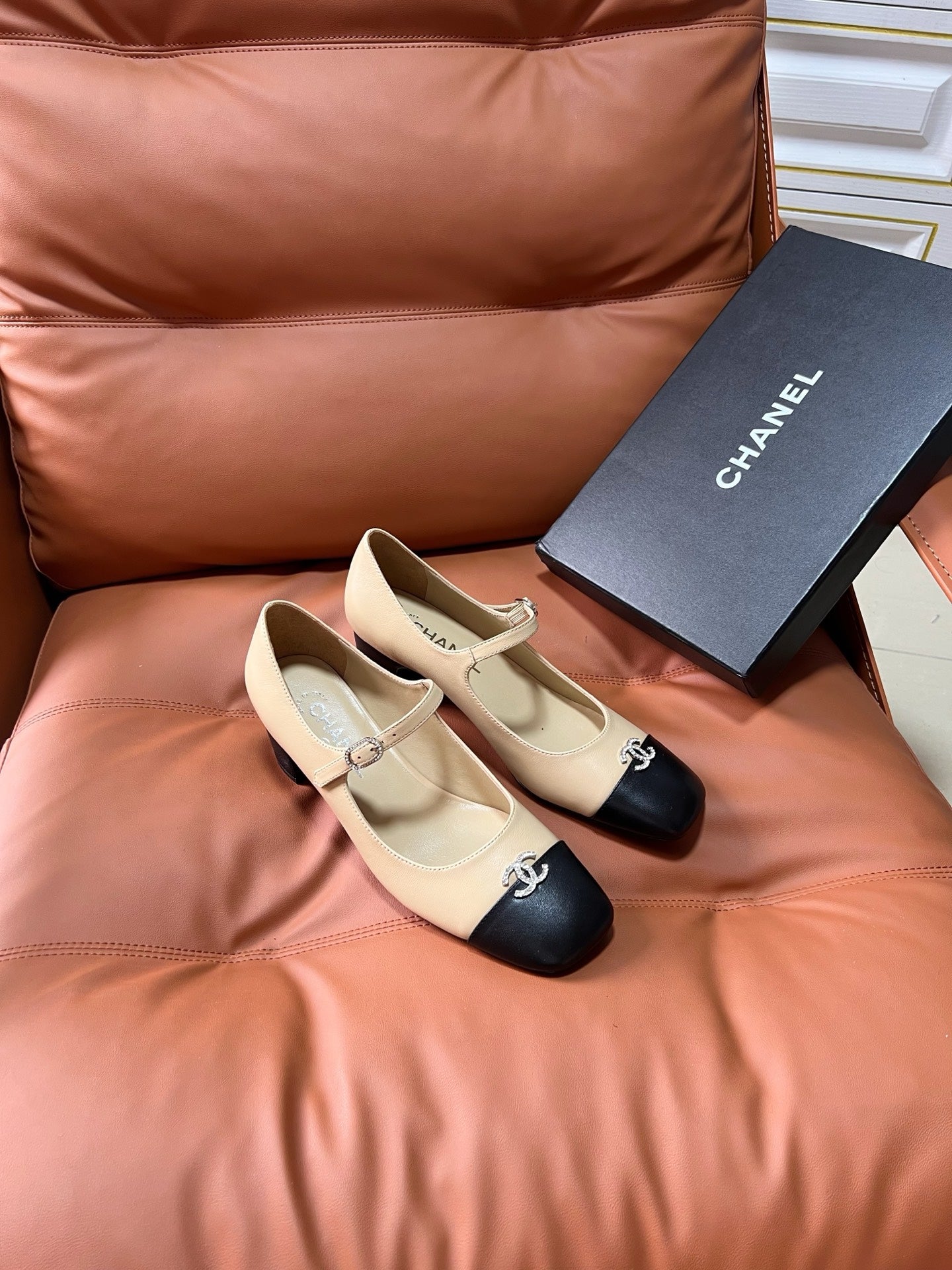 26SS NEUE heiß begehrte Mary-Jane-Schuhe