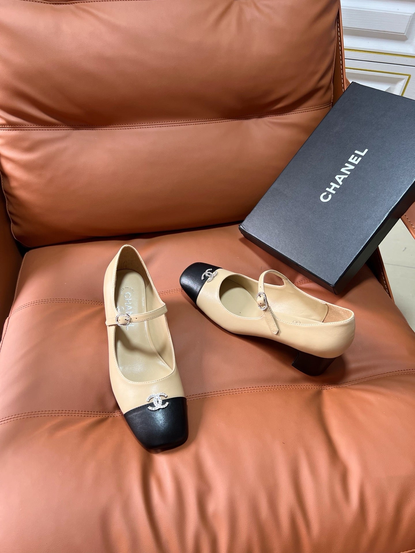 26SS NEUE heiß begehrte Mary-Jane-Schuhe