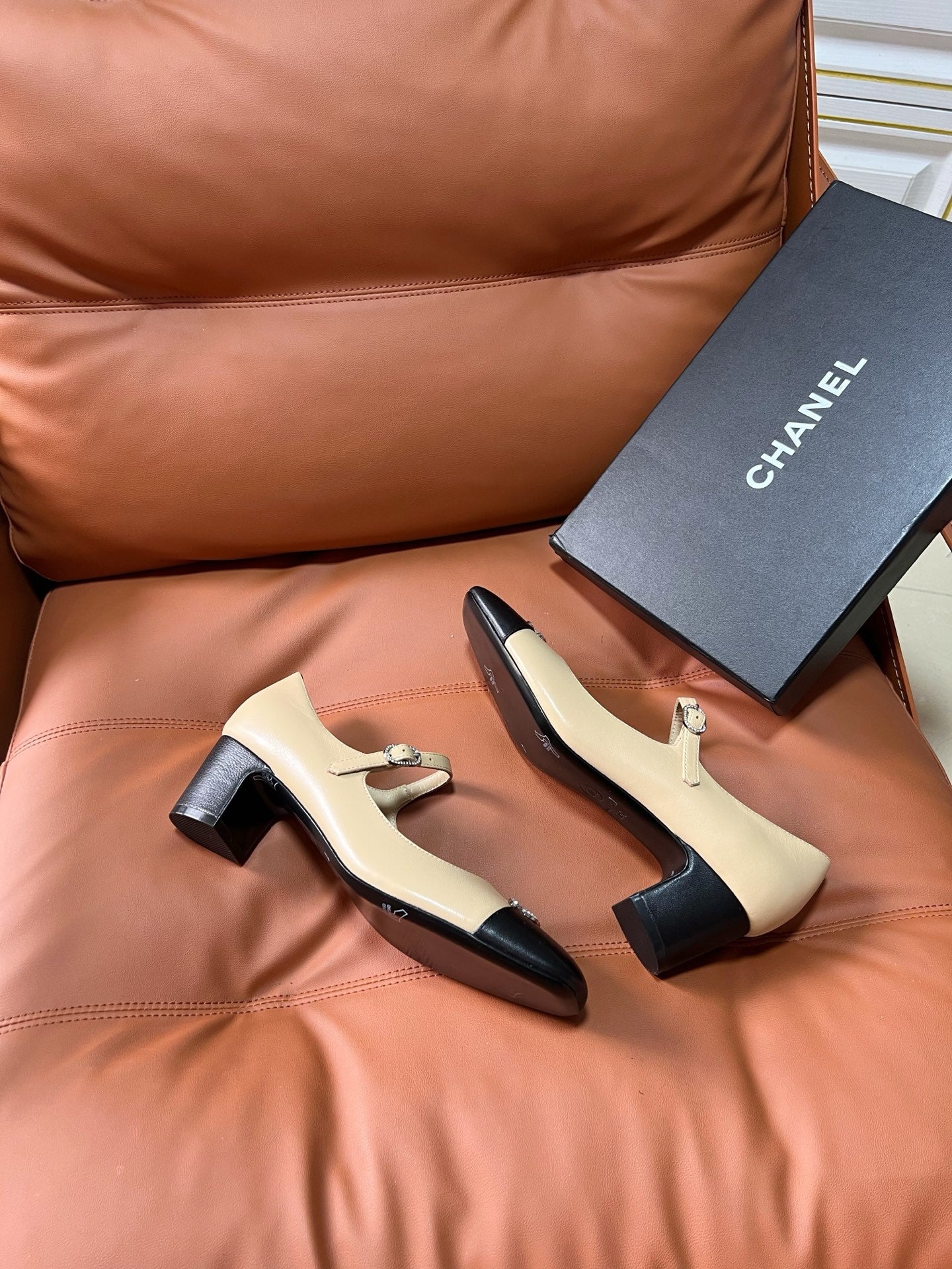 26SS NEUE heiß begehrte Mary-Jane-Schuhe
