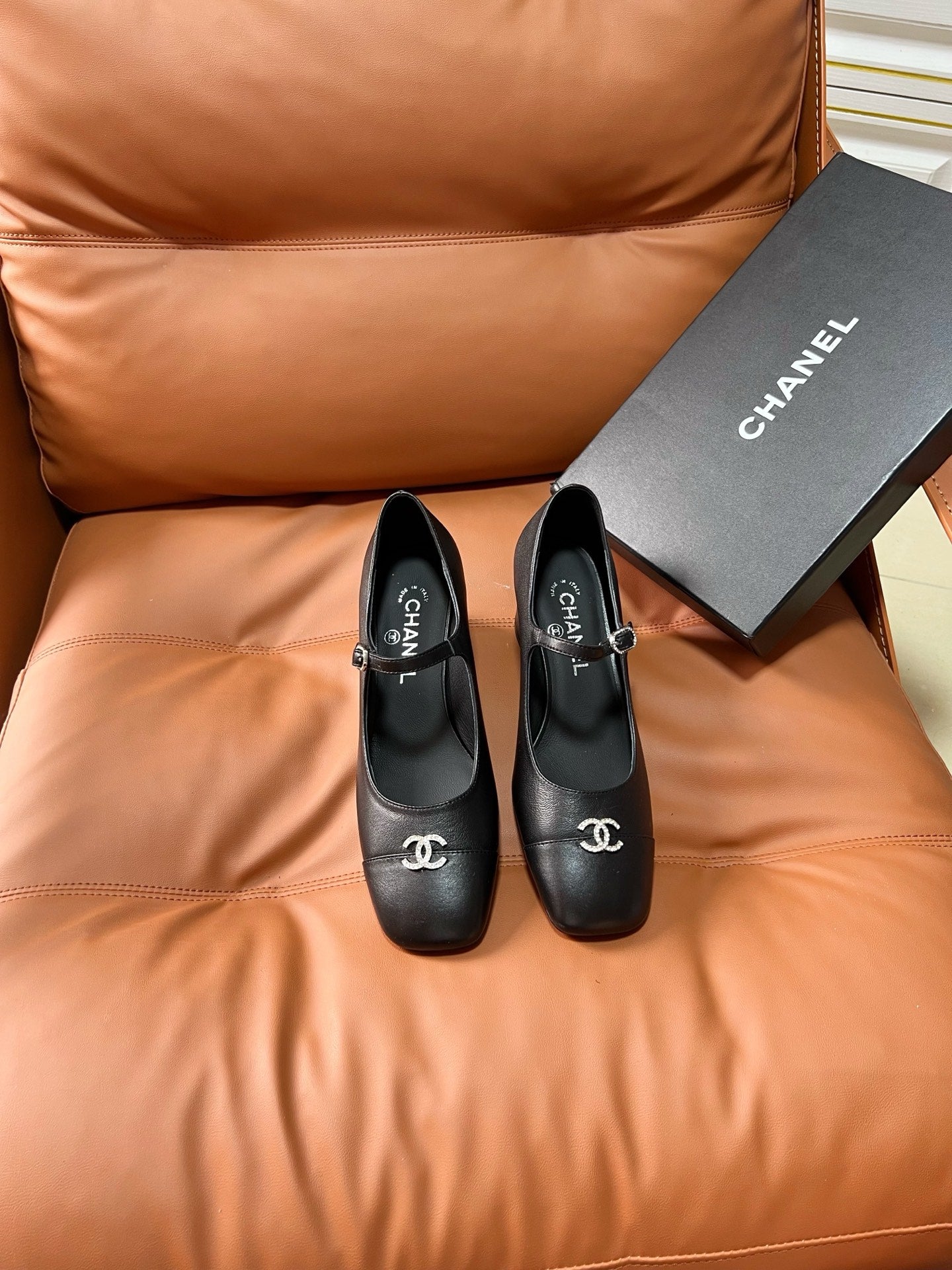 26SS NEUE heiß begehrte Mary-Jane-Schuhe