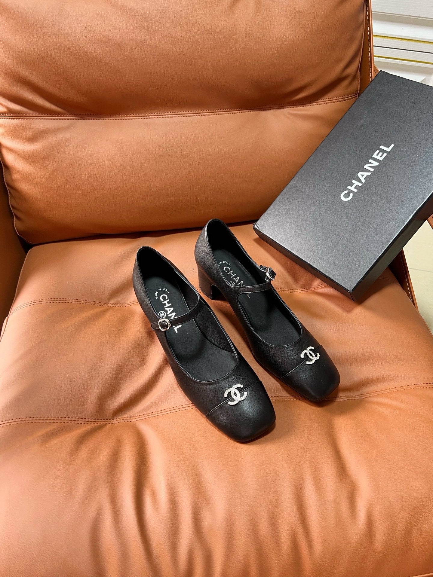 26SS NEUE heiß begehrte Mary-Jane-Schuhe