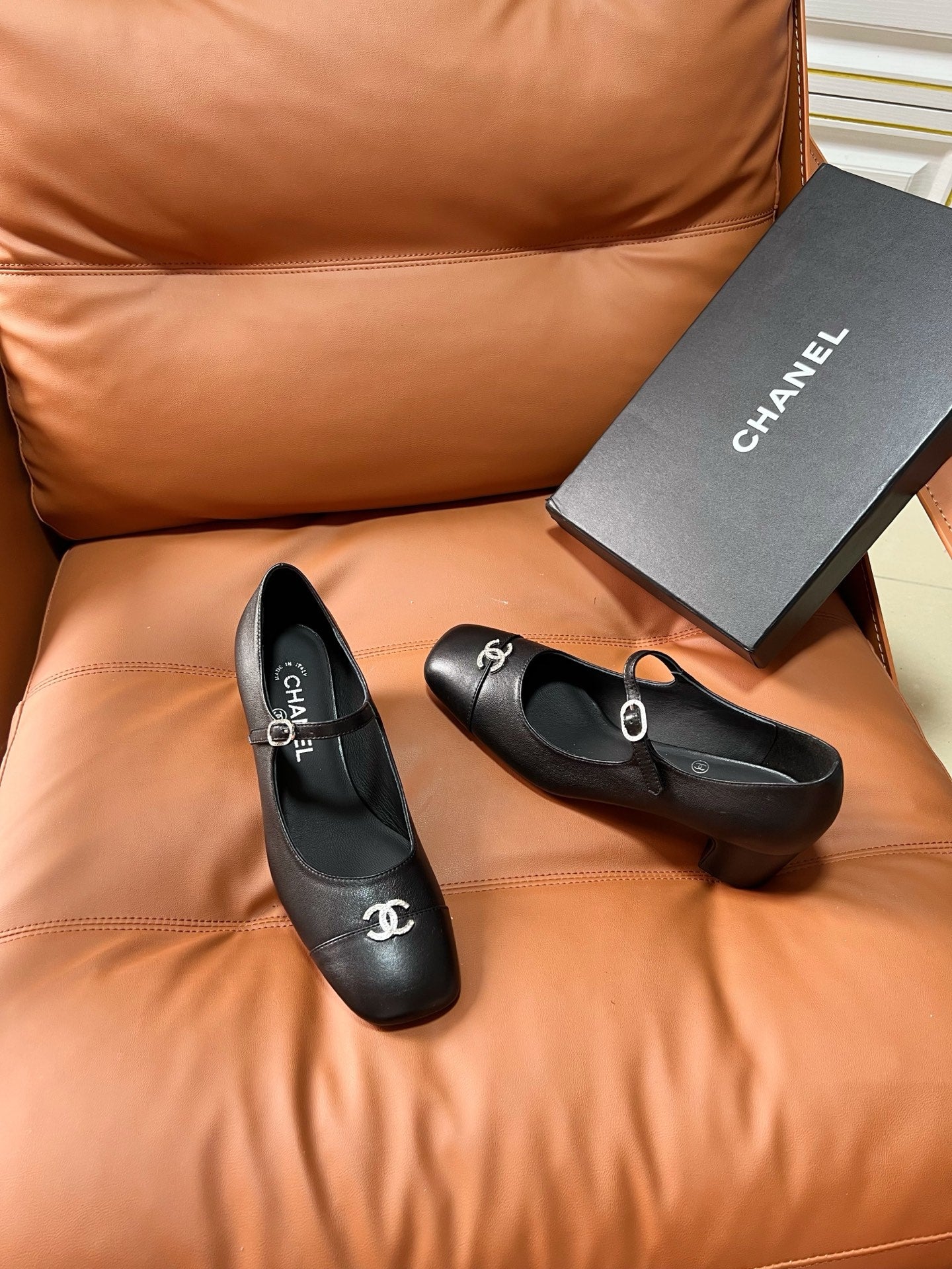 26SS NEUE heiß begehrte Mary-Jane-Schuhe