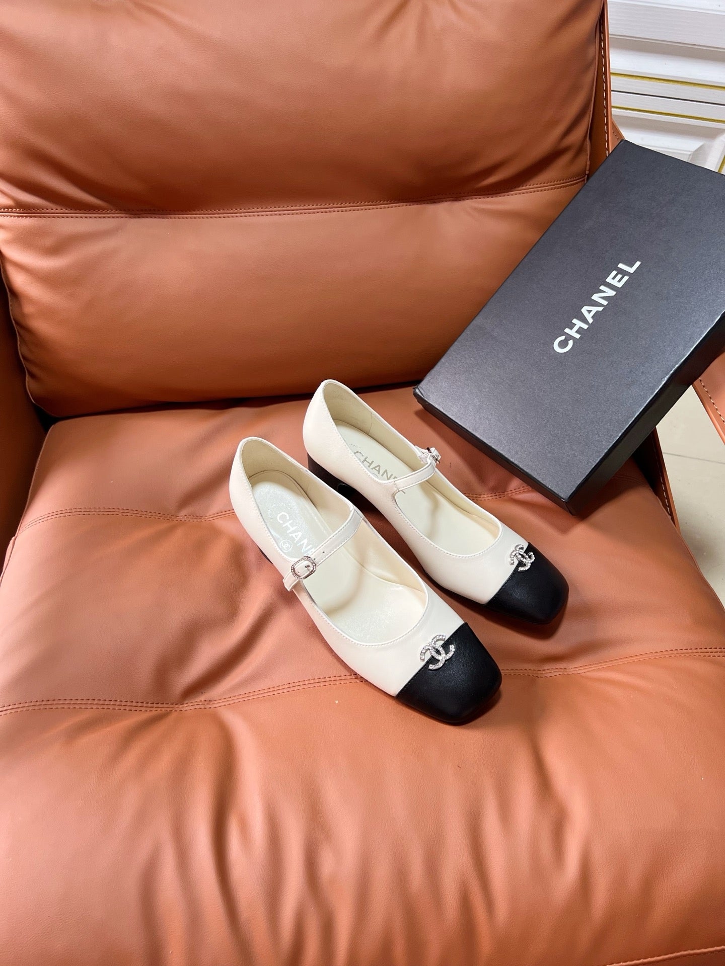 26SS NEUE heiß begehrte Mary-Jane-Schuhe