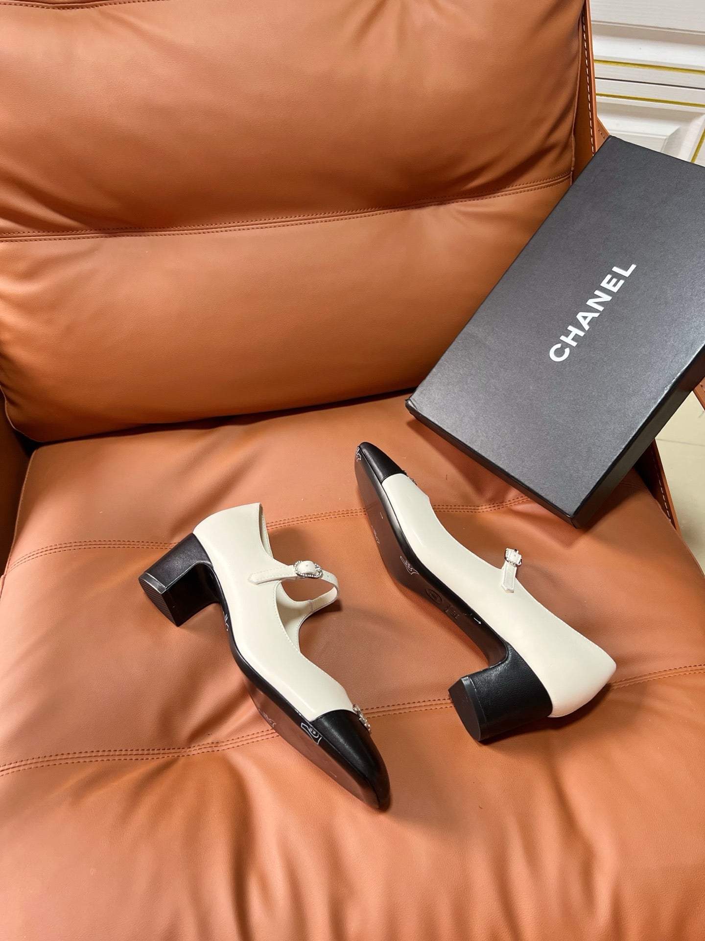 26SS NEUE heiß begehrte Mary-Jane-Schuhe