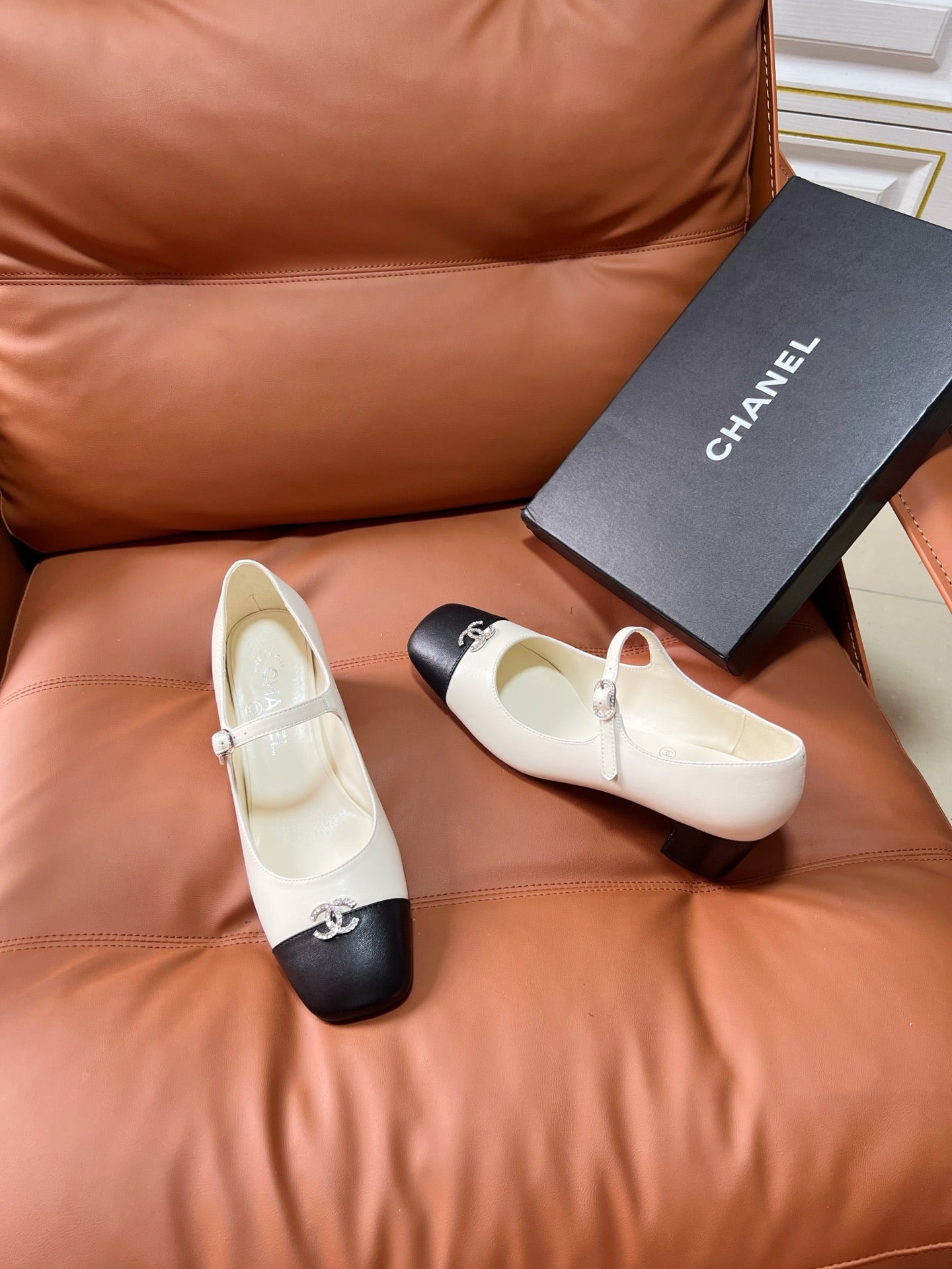 26SS NEUE heiß begehrte Mary-Jane-Schuhe