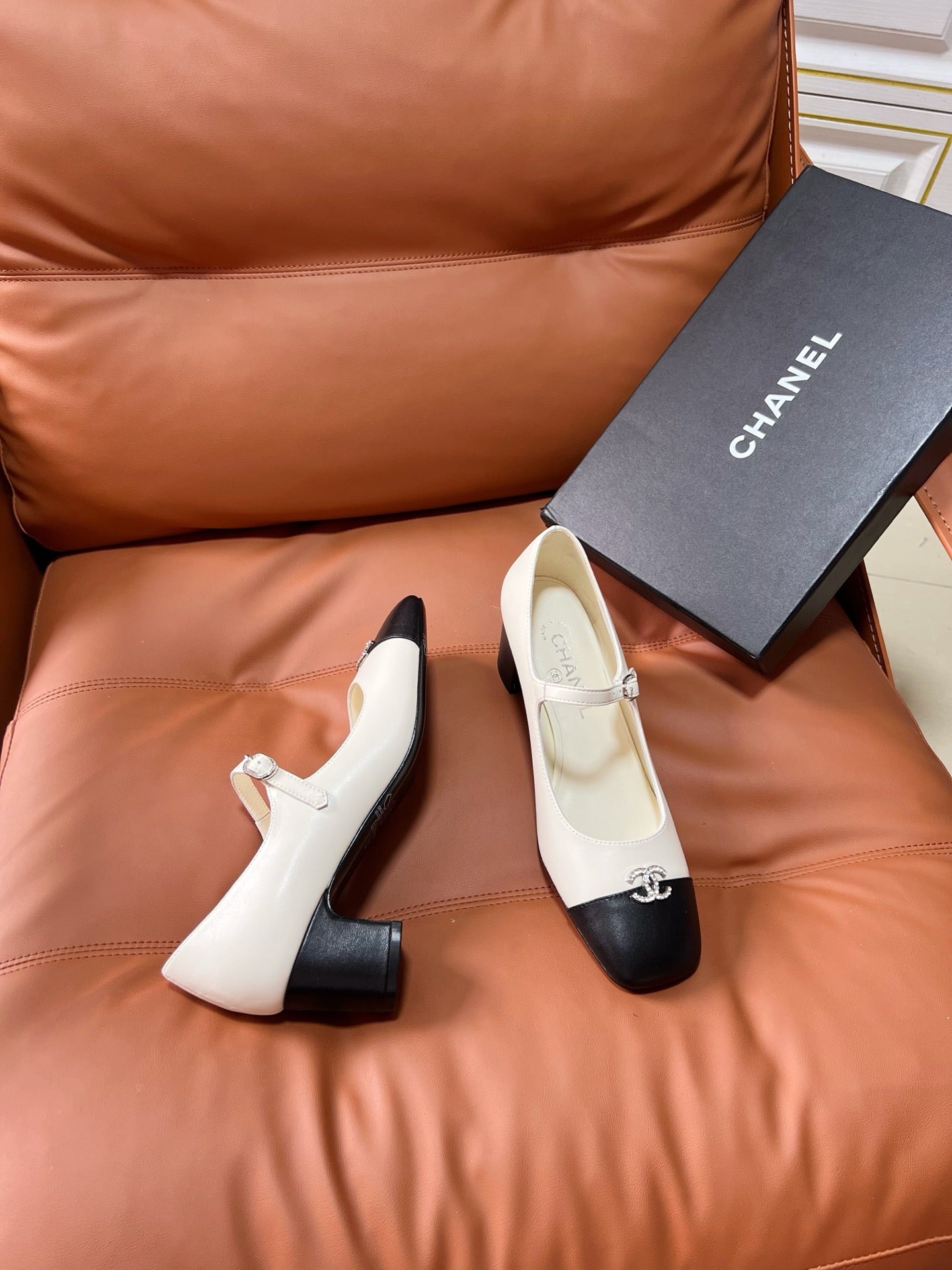 26SS NEUE heiß begehrte Mary-Jane-Schuhe