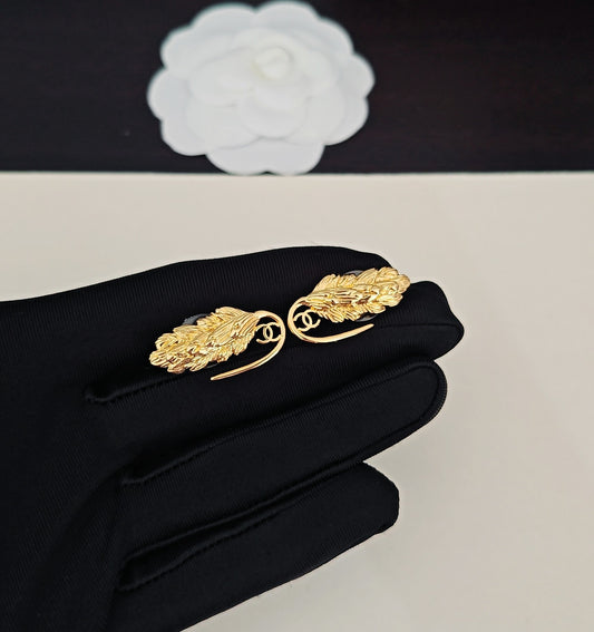 26SS NEW golden leaf hook earrings