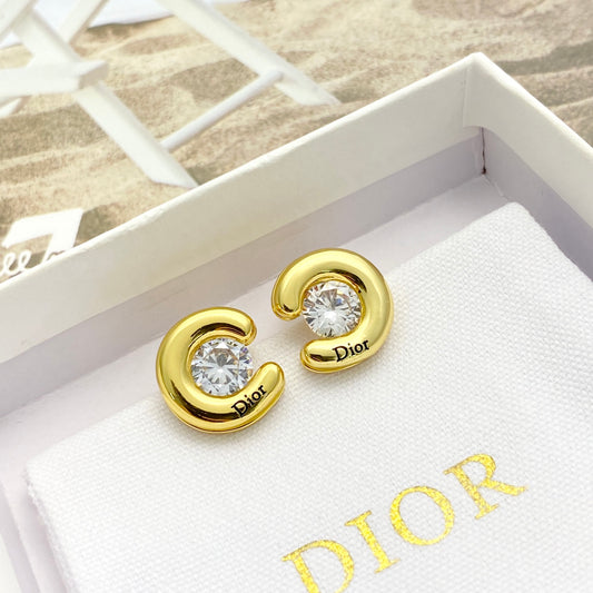 26SS NEW gold C-shaped diamond stud earrings