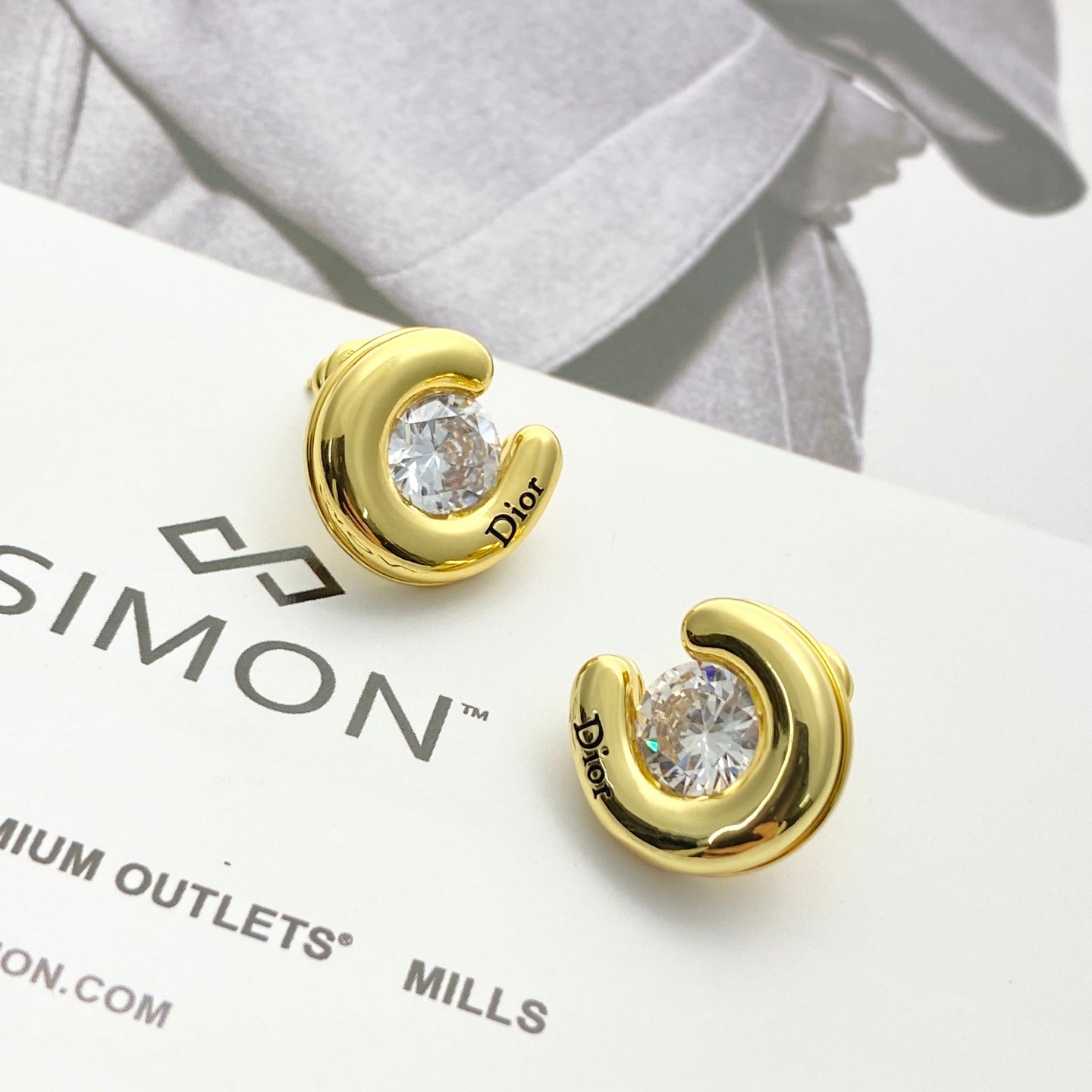 26SS NEUE goldene C-förmige Diamantohrstecker