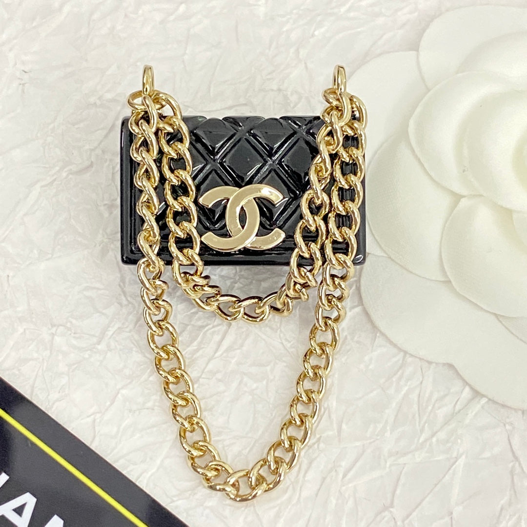 26SS NEU Schwarze Acryl-Tasche mit Quaste, Kette ⛓ Brosche