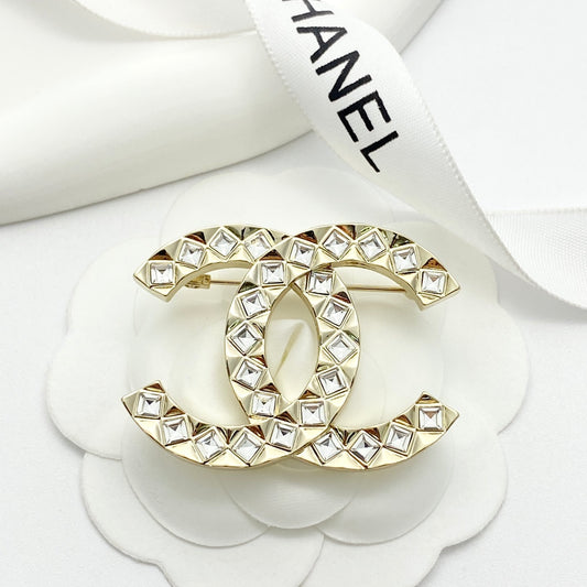 26SS NUEVO Broche Doble C de Diamante ◇ Estrás