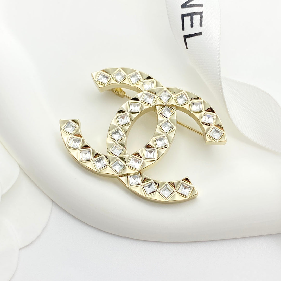 26SS NEU Diamant ◇ Strass Doppel-C Brosche