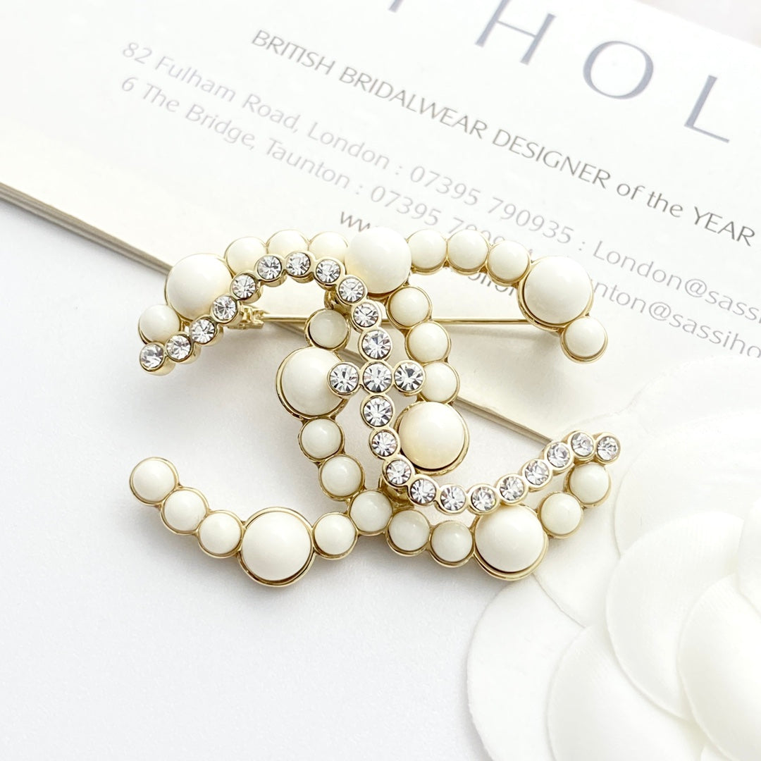 26SS NEU Strass-Blumenperlenbrosche