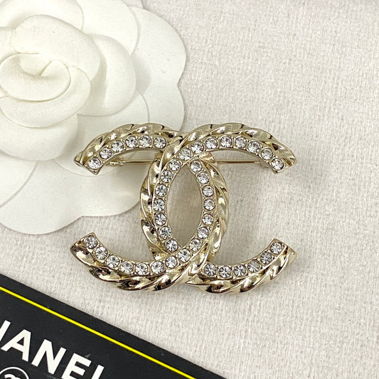 26SS NEW Full diamond corrugated double c brooch