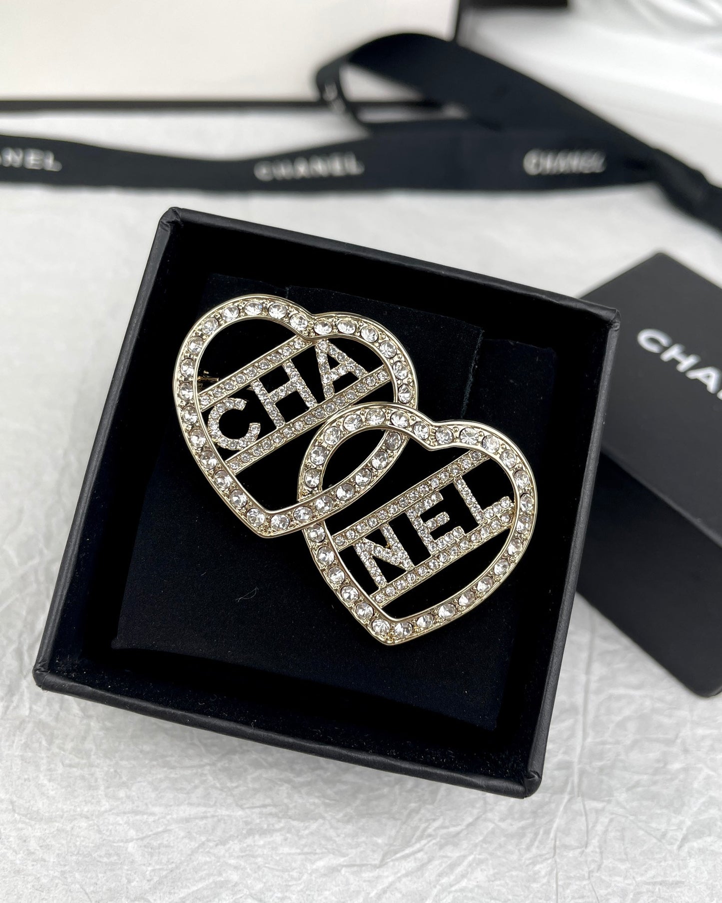 26SS NEW Love Heart Brooch