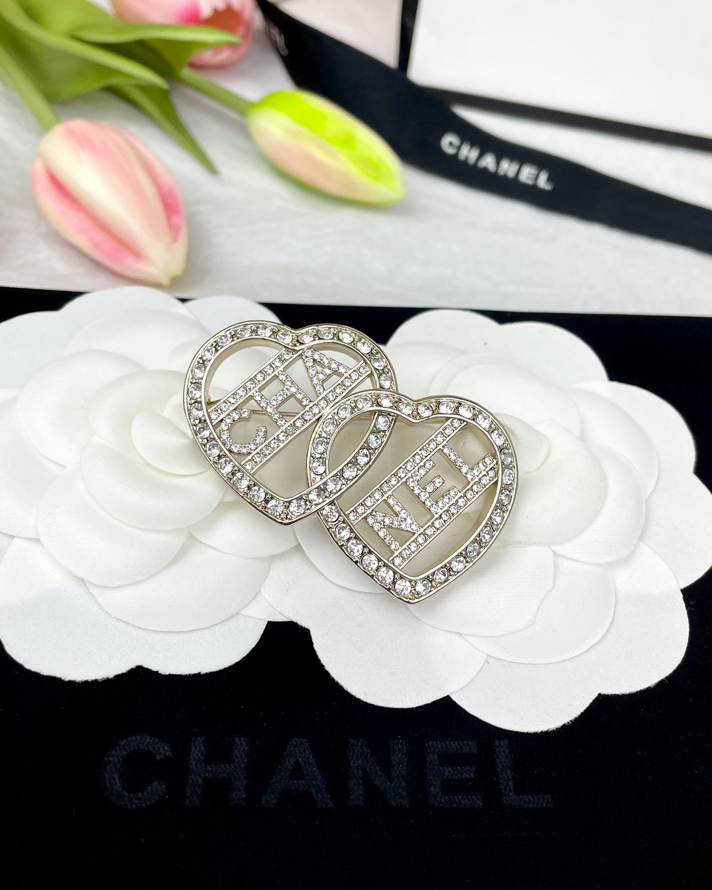 26SS NEW Love Heart Brooch