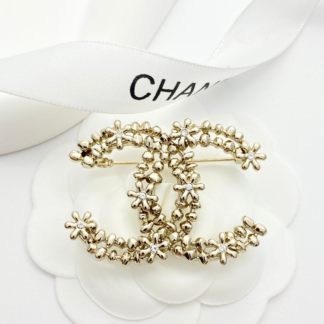 26SS NEW Light gold double c rhinestone flower brooch