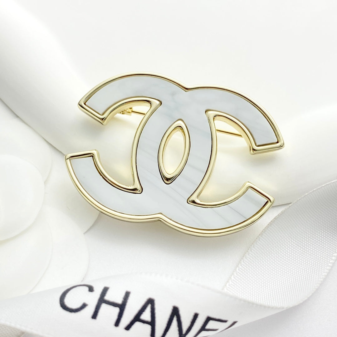 26SS NEW Double C ink white gold enamel brooch
