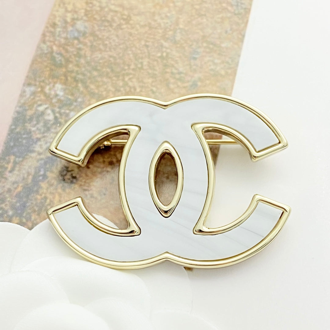 26SS NEW Double C ink white gold enamel brooch