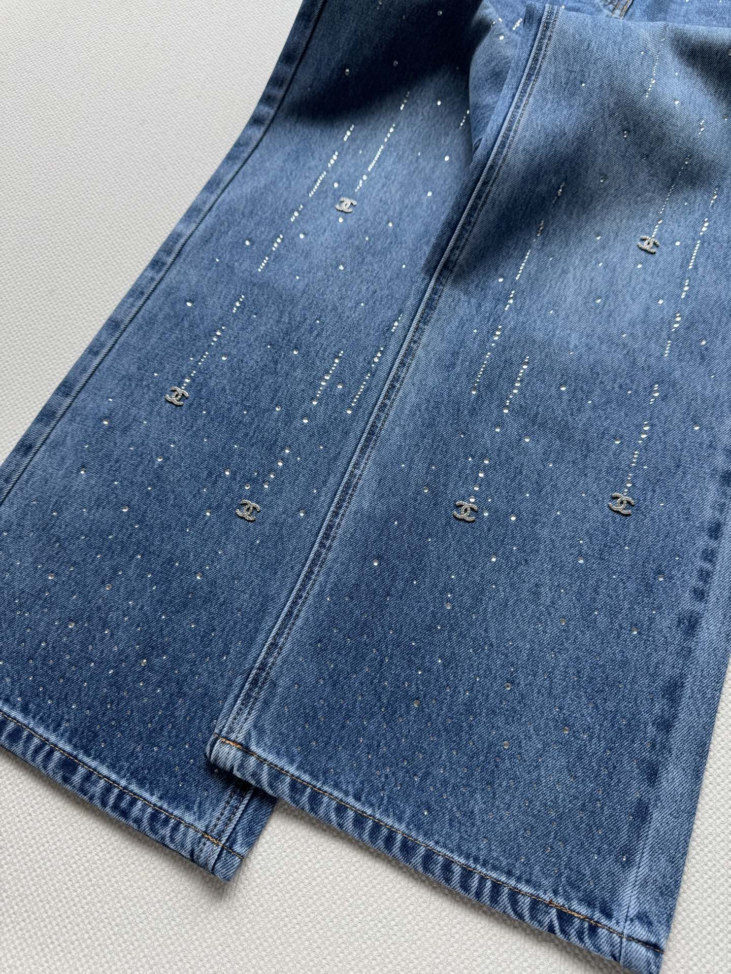 🔥HEISS🔥26SS NEUE Strass-Jeans mit geradem Bein